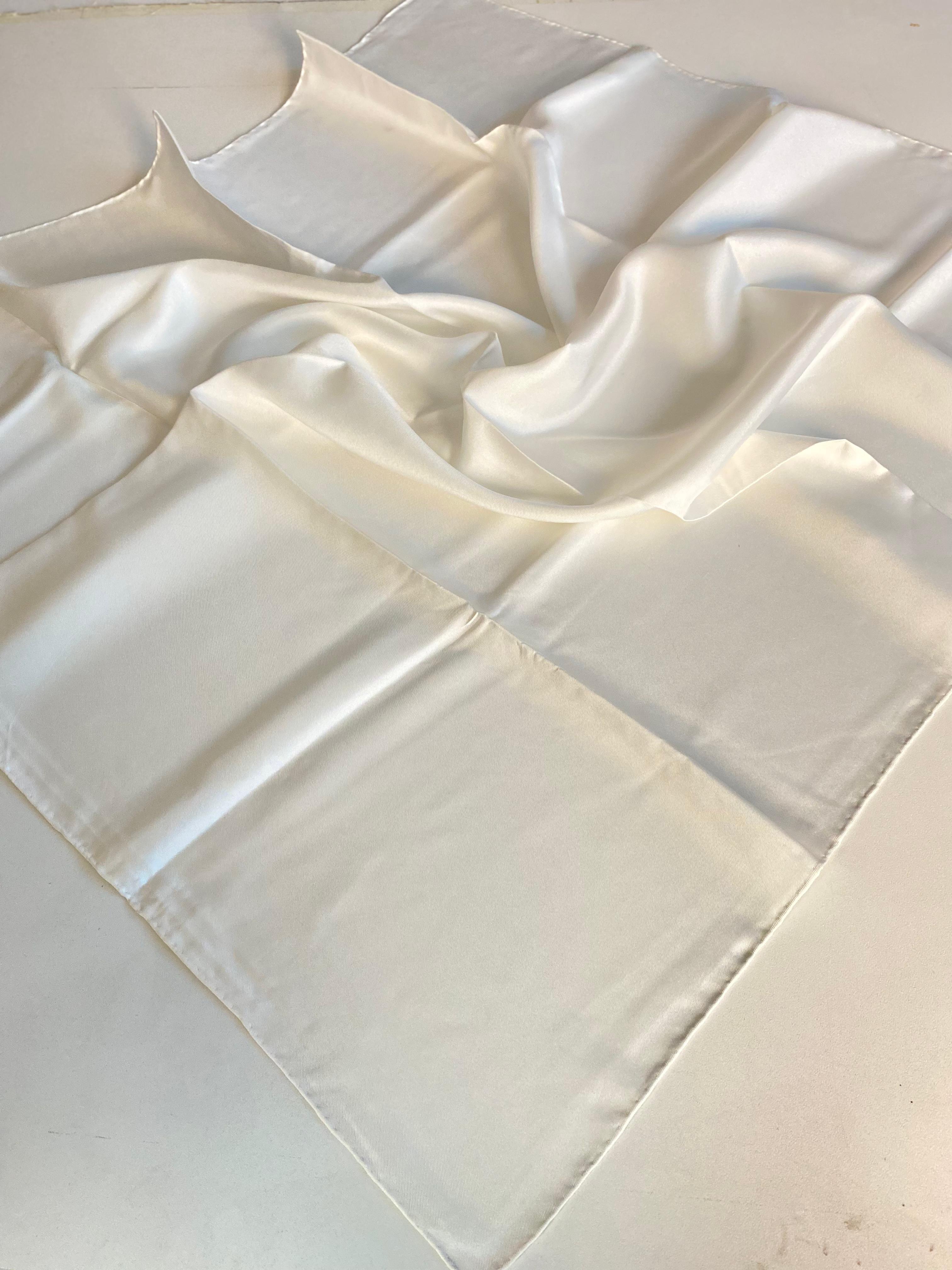 Seyra Beyaz Düz Renk Tivil İpek Eşarp 0005