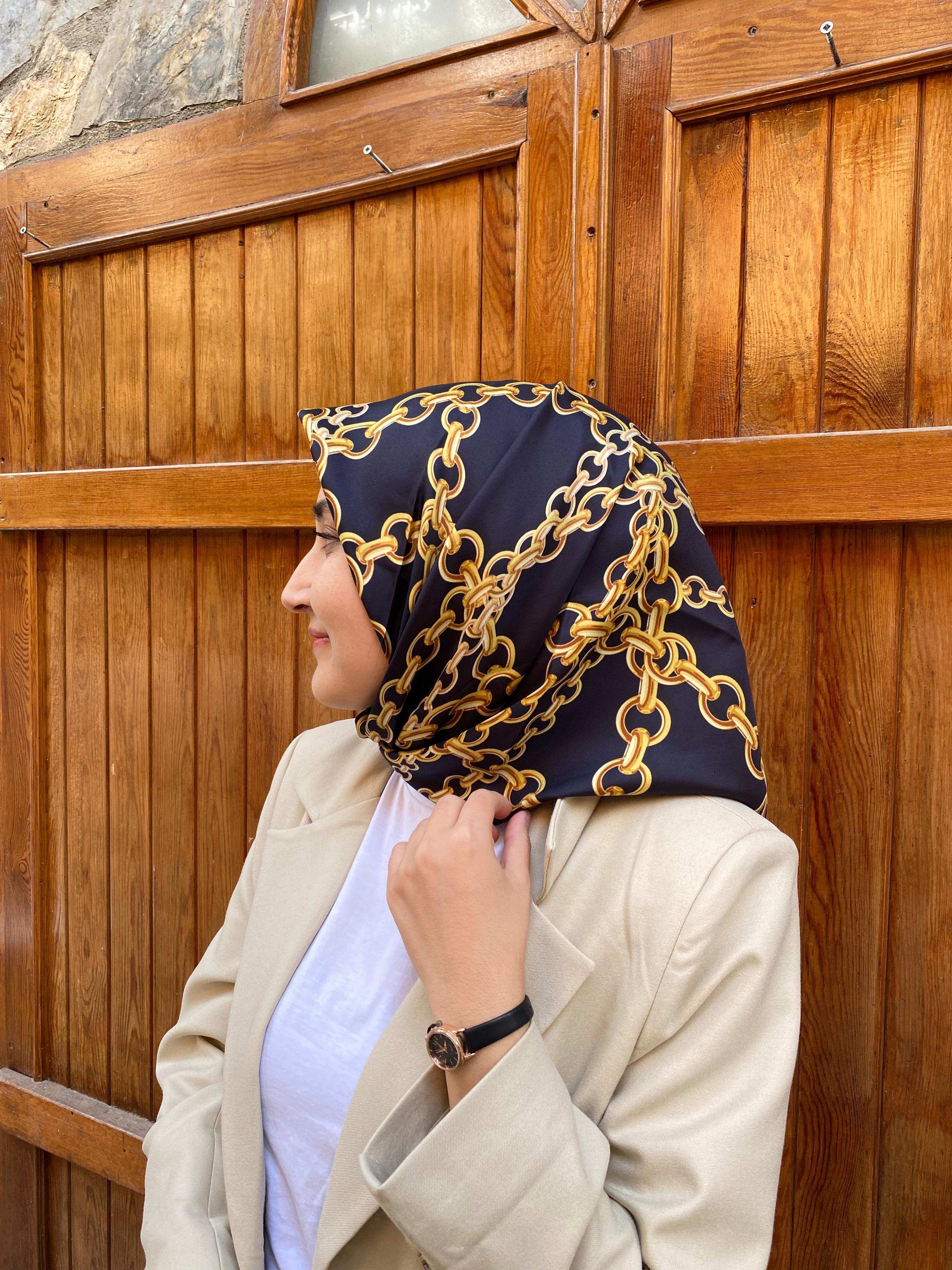 Seyra Lacivert Zincir Desen Tivil İpek Eşarp 3568
