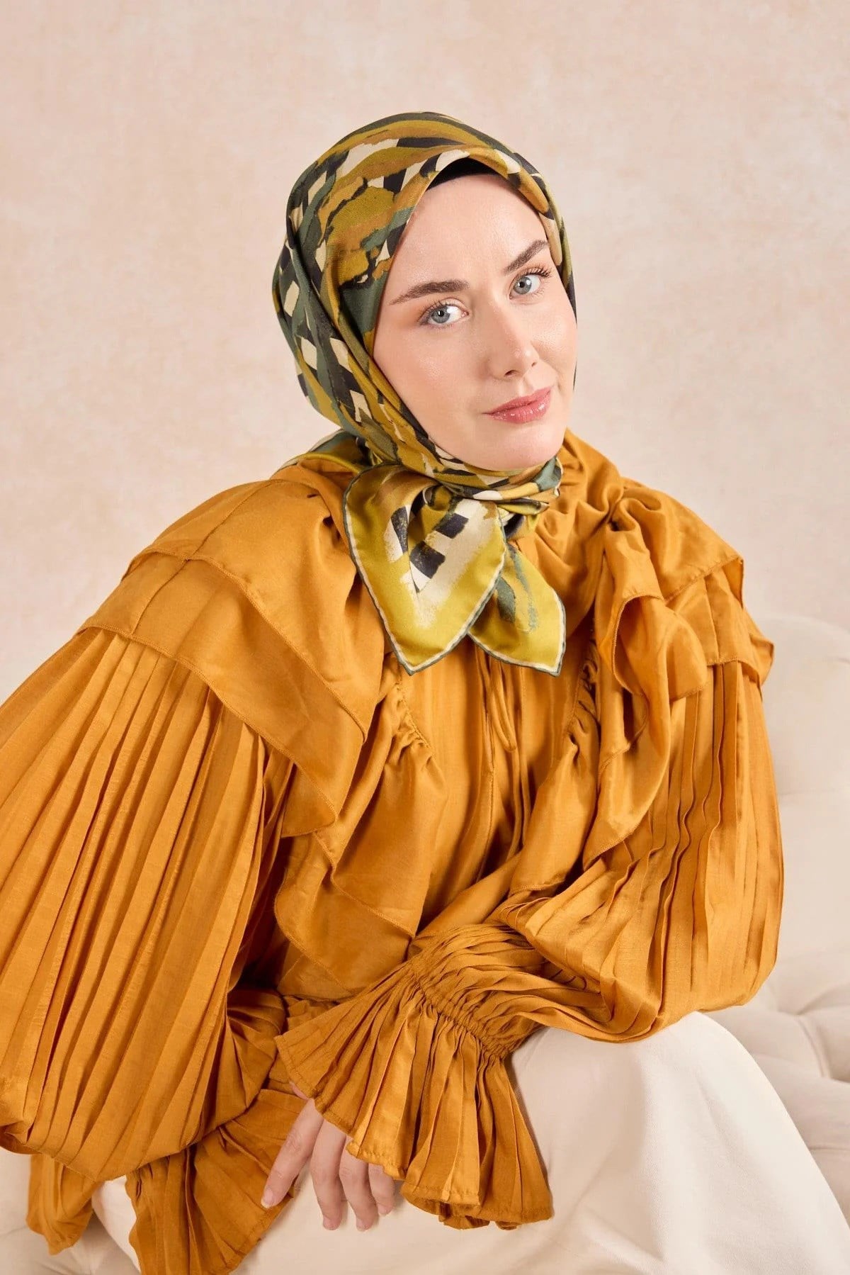 Silk Home Tivil İpek Eşarp 11525 - 27 Yağ Yeşili Geometrik Desen 