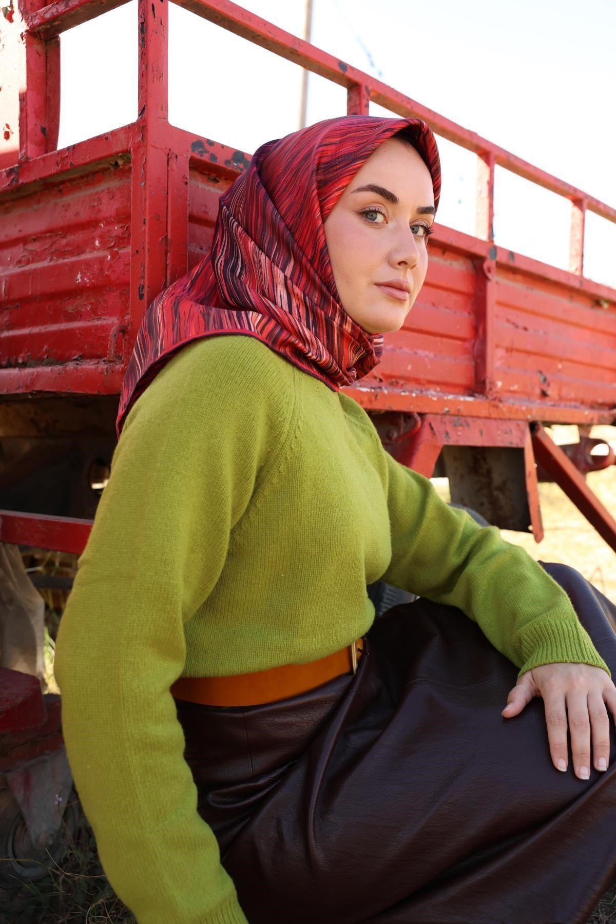 Silk Home Tivil İpek Eşarp IST 11484 - 26 Nar Çiçeği Çizgili Desen