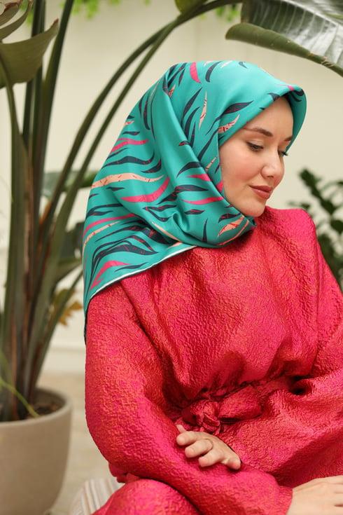 Silk Home Yeşil, Pembe, Koyu Yeşil, Pudra Geometrik Desen Tivil İpek Eşarp IST 11432 - 36