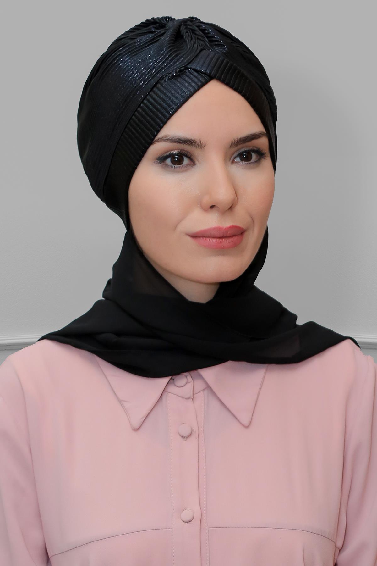 Siyah Pratik Hazır Geçmeli Tesettür Bone Fukuro Piliseli Tek Çapraz Büzgülü Şifon Atkılı 1824A_01