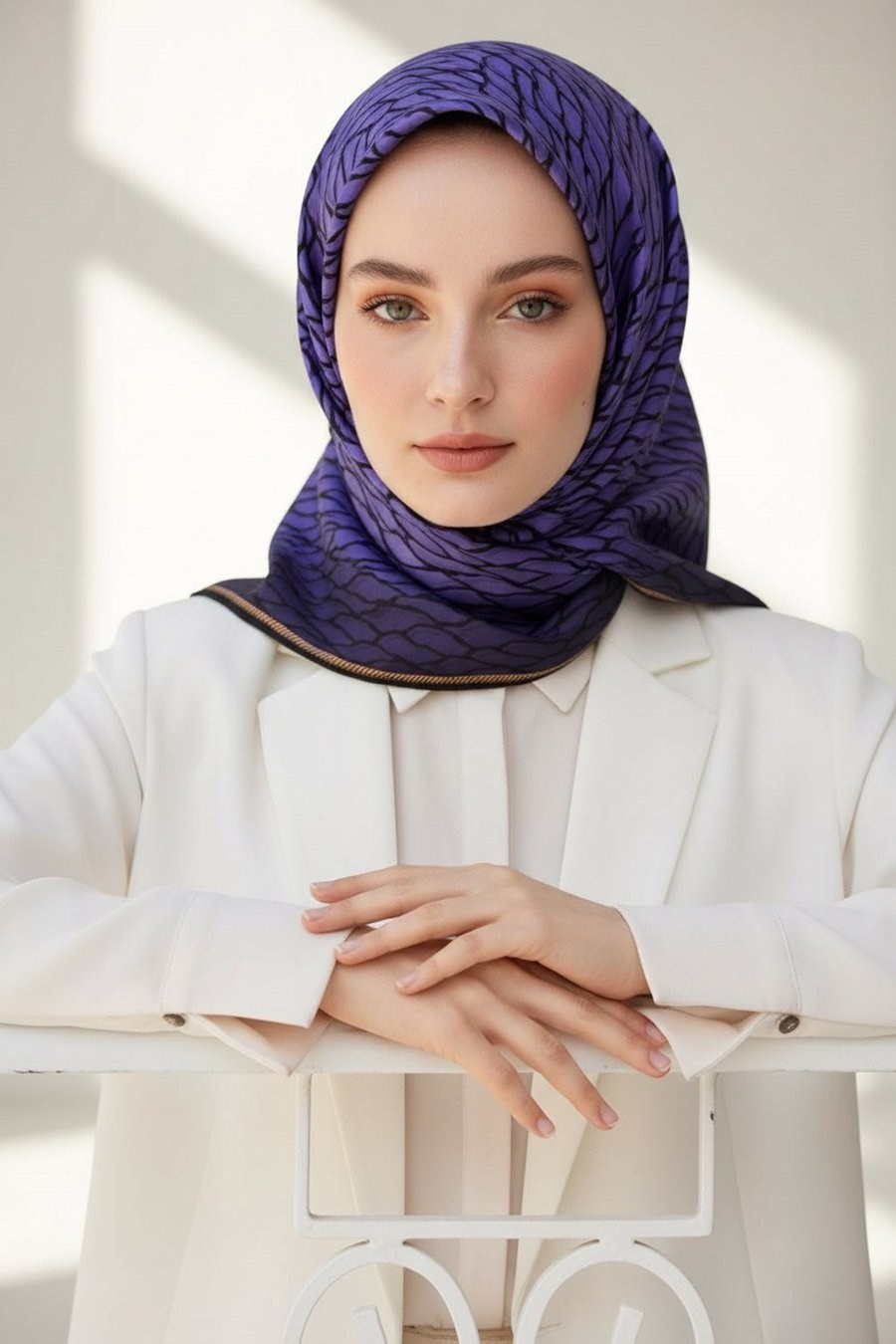Vissona Tivil İpek Eşarp 10670 - 8 - 0022 - 0001 Mor Siyah Soyut Desen