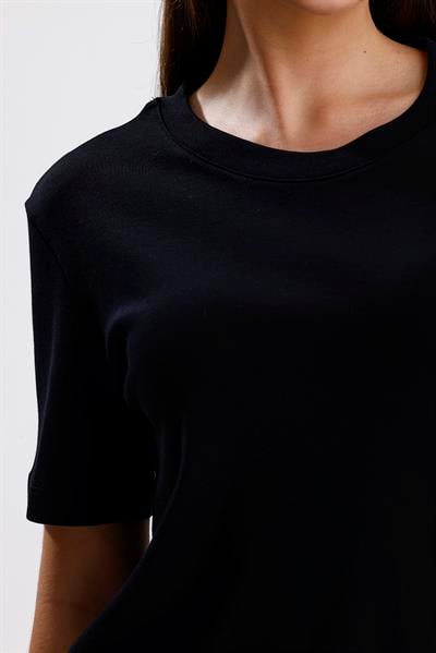 Siyah Bisiklet Yaka Kısa Kol T-shirt
