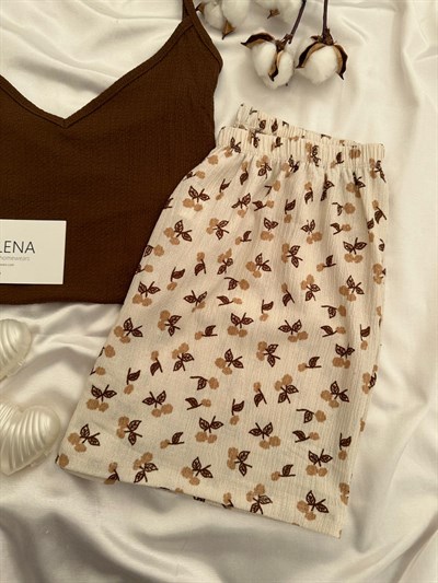 Çiçek Dalı Detaylı Şortlu Pijama Takımı