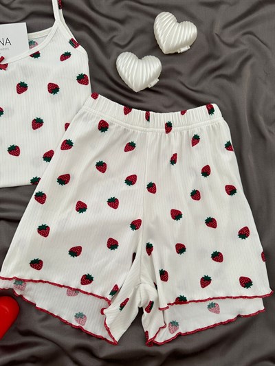 Çilek Desenli Ekru Oslo Şortlu Pijama Takımı