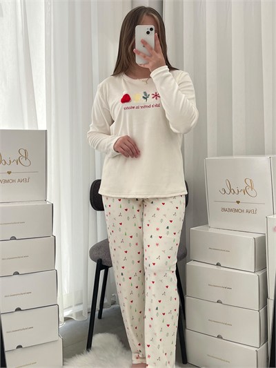 Ekru Yılbaşı İşlemeli Fransız Kadife Pijama Takımı