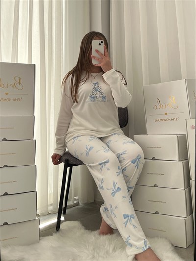 Kadın Ekru Kurdele İşlemeli Fransız Kadife Pijama Takımı