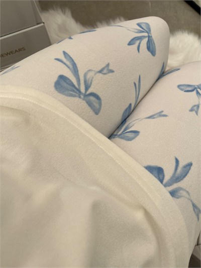 Kadın Ekru Kurdele İşlemeli Fransız Kadife Pijama Takımı