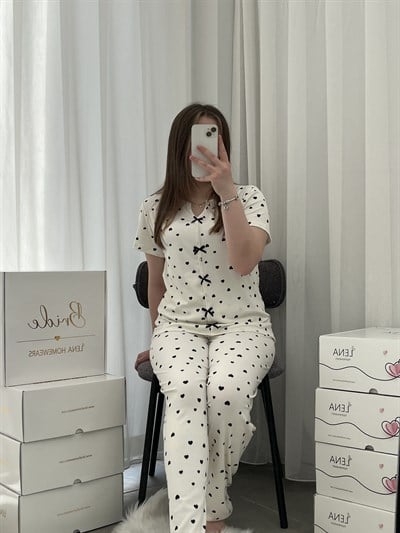 Siyah Kalp Desenli Ekru Oslo Kısa Kollu Pijama Takımı