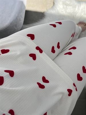 Kalp Desenli Ekru Yarım Patlı Berlin Pijama Takımı