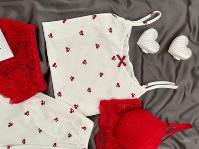 Kiraz Desenli Dörtlü Şortlu Pijama Takımı