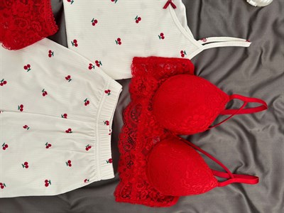 Kiraz Desenli Dörtlü Şortlu Pijama Takımı