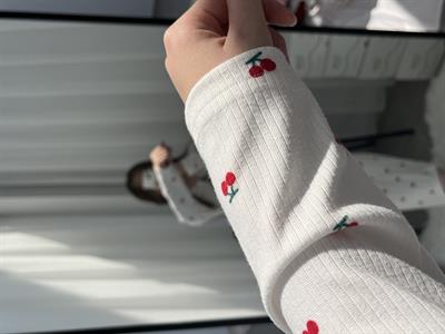 Kiraz Desenli Ekru Berlin Pijama Takımı