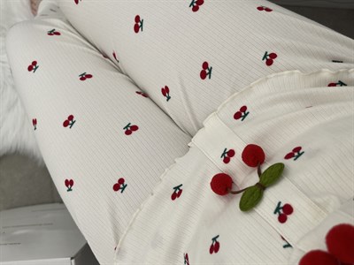 Kiraz Desenli Ekru Uzun Kollu Pijama Takımı