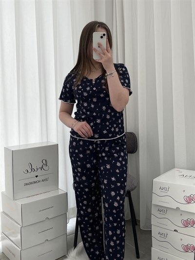Lacivert Çiçek Desenli Patlı Pijama Takımı