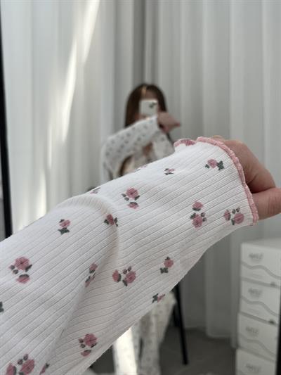 Pembe Çiçek Desenli Ekru Berlin Pijama Takımı