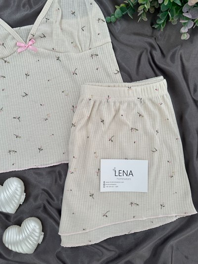 Pembe Çiçek Raporlu Şortlu Pijama Takımı