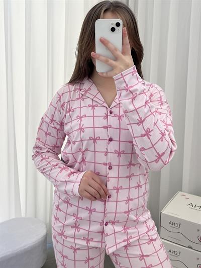 Pembe Fiyonk Desenli Boydan Düğmeli Pijama Takımı
