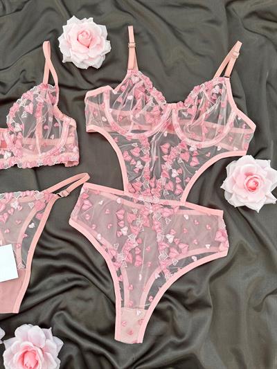 Pembe Kalp Üçlü İç Çamaşır Seti 