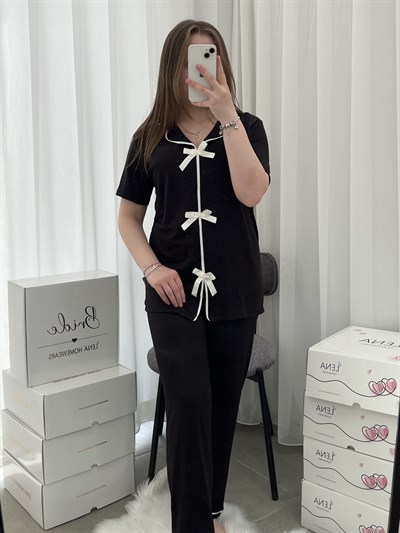 Siyah Önden Fiyonk Pijama Takımı 