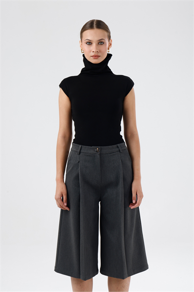 Capella Saten Gabardin Gri Bermuda , Pantolon