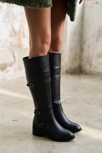 Gerber Gerçek Deri Siyah Renkli Üç Tokalı Topuklu Kadın Çizme