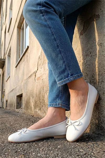 Jennifer Gerçek Deri Beyaz Renkli Kadın Kısa Babet