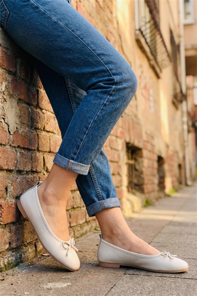 Jennifer Gerçek Deri Ekru Renkli Kadın Kısa Babet