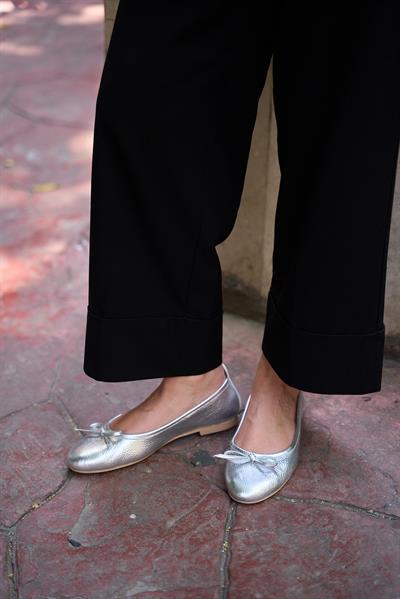 Jennifer Gerçek Deri Gümüş Renkli Kadın Kısa Babet