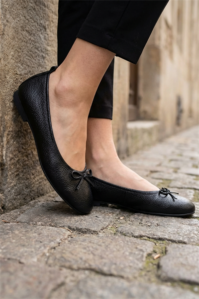 Jennifer Gerçek Deri Siyah Renkli Kadın Kısa Babet