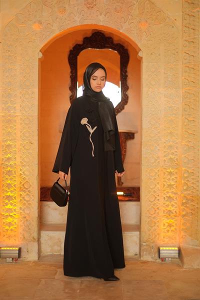 Lale Abaya