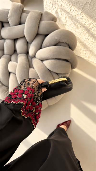 Bordo Tül İşlemeli Siyah Abaya
