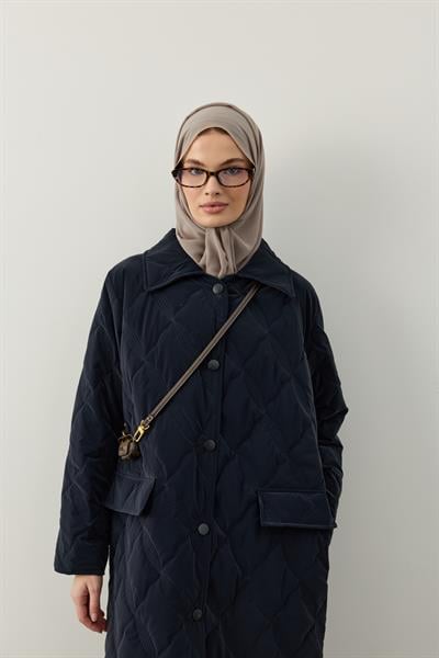 Lacivert Kapitone Mont