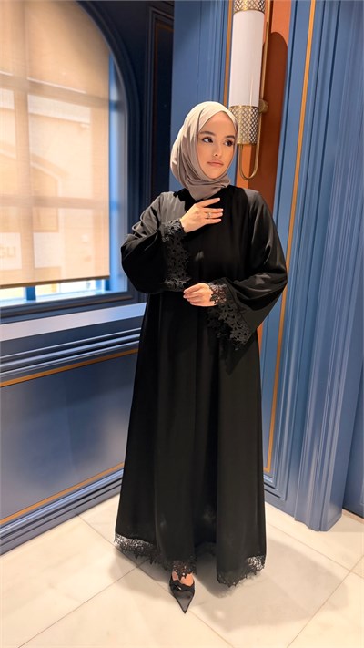 Nur Aplike İşlemeli Siyah Ferace