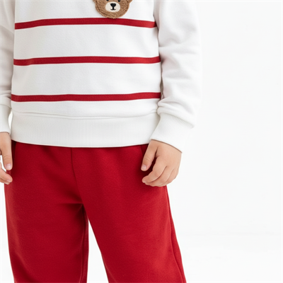 Çizgili Sweatshirt ve Kırmızı Eşofman Takımı