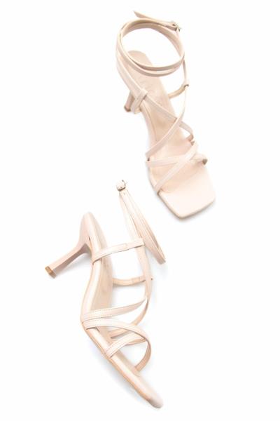 Kadın Çapraz Bantlı Bağlamalı Küt Burun Topuklu Ayakkabı Aliz