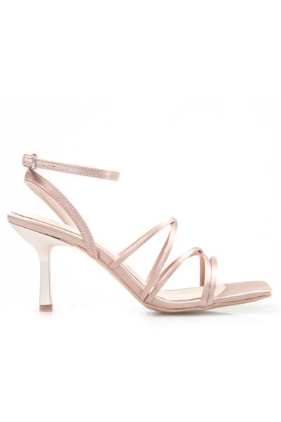 Kadın Çift Çapraz Bantlı Küt Burun Topuklu Ayakkabı Niral