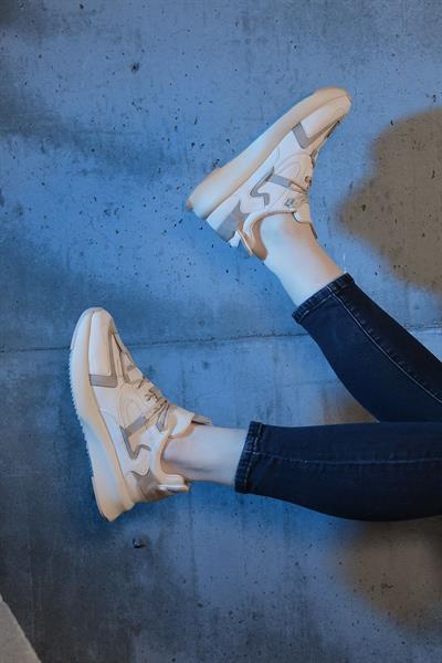 Kadın Kalın Taban Bağcıklı Bej Sneaker Ayakkabı