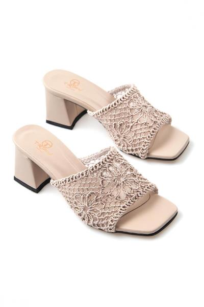 Kadın Nakışlı Küt Burun Kalın Topuklu Terlik Berilka