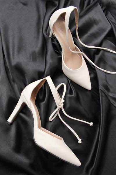 Kadın Sivri Burun Bağlamalı Mat Saten Stiletto Ayakkabı Kiya