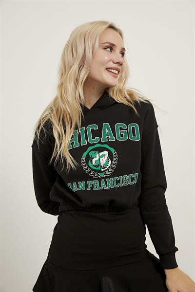 Chıcago Baskılı Şardonlu Crop Bayan Sweat Siyah