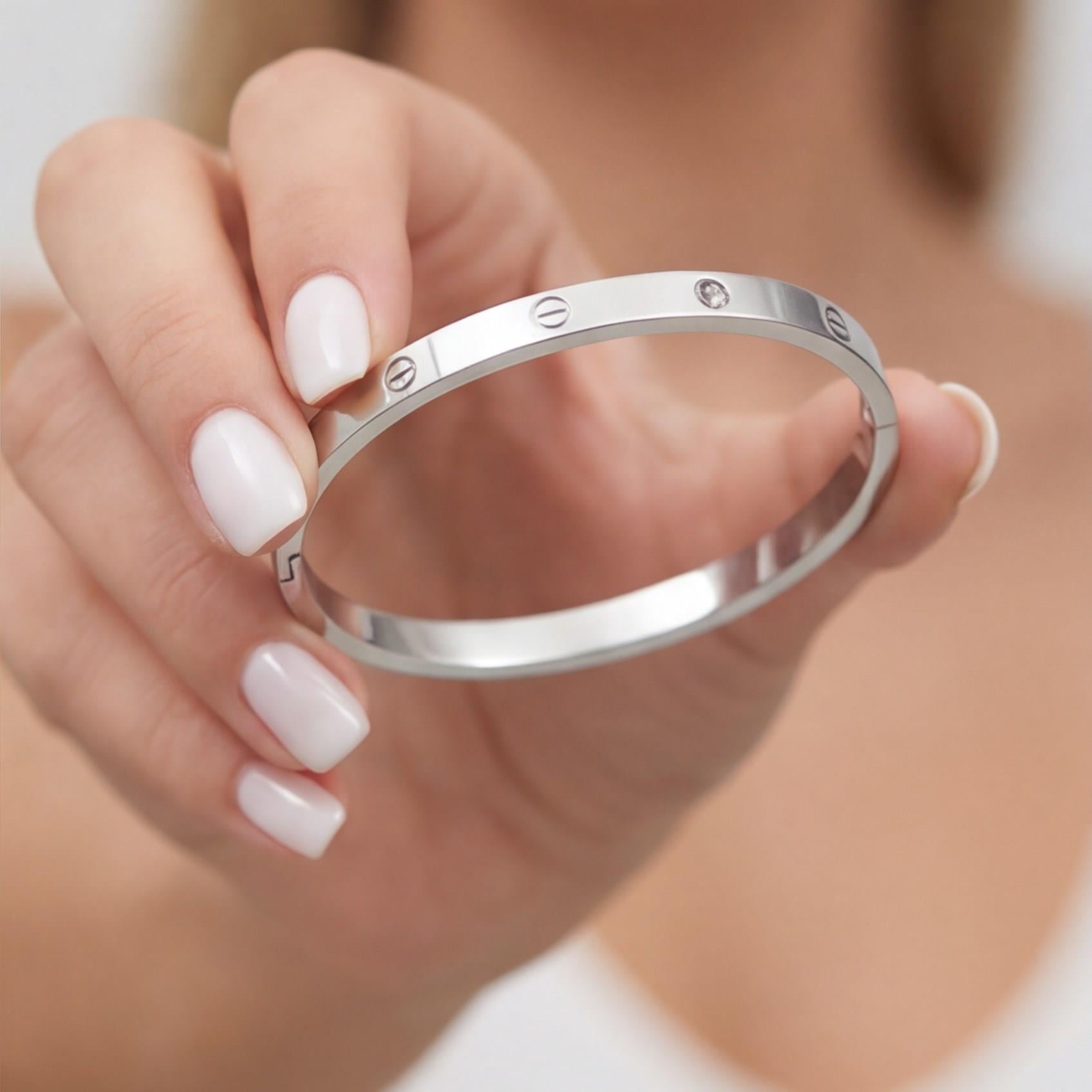 Çelik Kelepçe Bileklik Taşlı Love Model BLZ-596