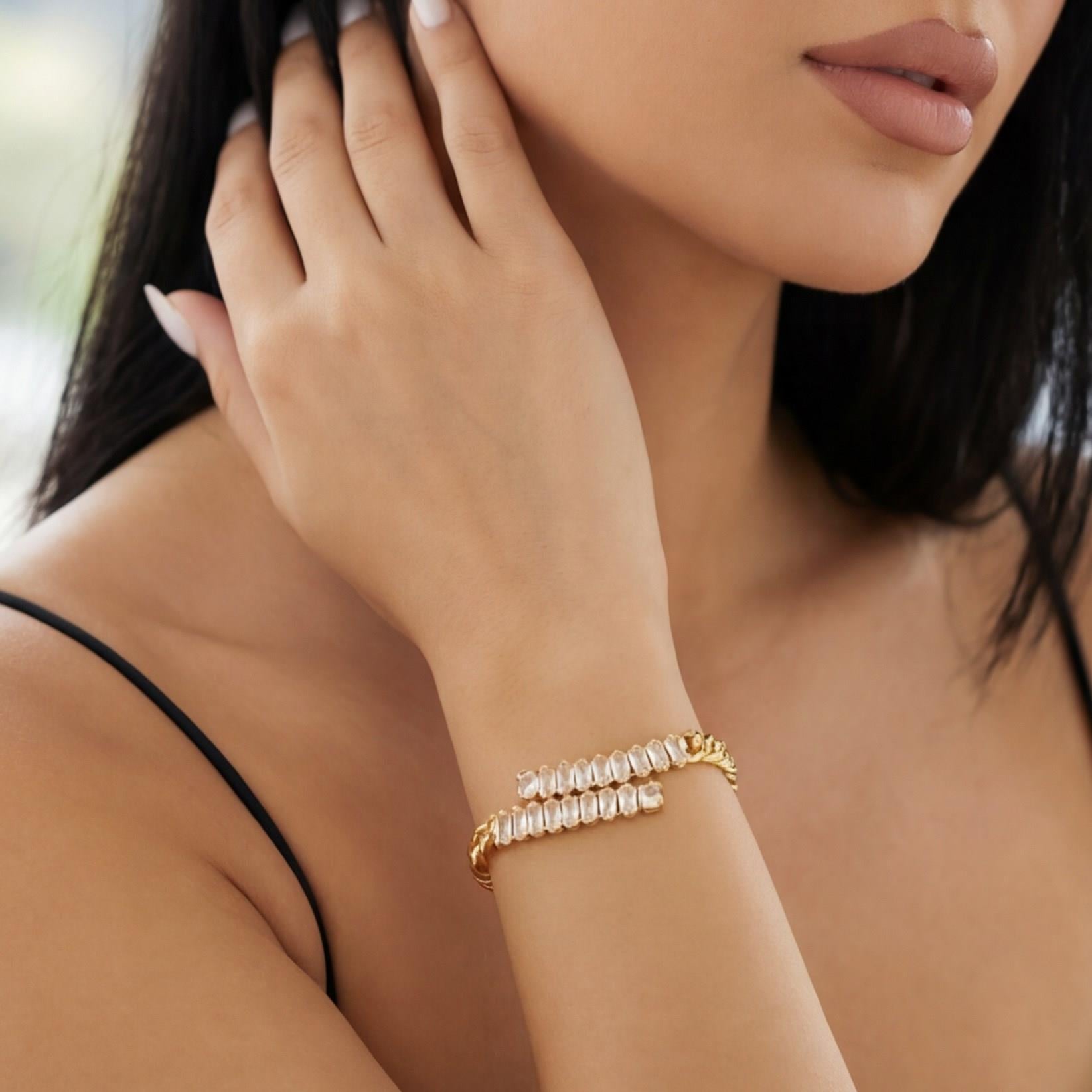Su Yolu Bileklik Çelik Altın Kaplama Baget Taşlı Zincir Model BLK-1041