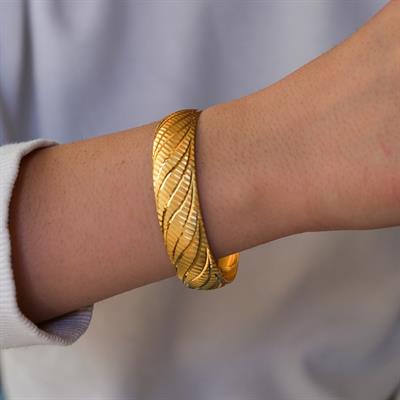 22 Ayar Altın Kaplama Rüzgar Desenli Bilezik 15 mm Kalınlık BLZ-1326