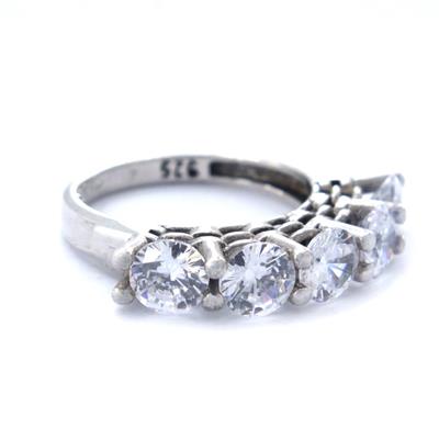 925 Ayar Gümüş Zirkon Baget Taşlı 5 Taş Kadın Yüzük GKY-118