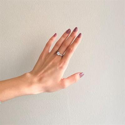 925 Ayar Gümüş Zirkon Baget Tek Taş Kadın Yüzük GKY-123