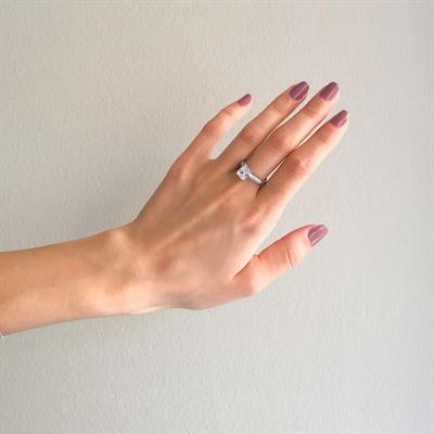 925 Ayar Gümüş Zirkon Baget Tek Taş Tasarım Kadın Yüzük GKY-124