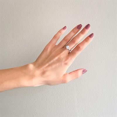 925 Ayar Gümüş Zirkon Tek Taş Tasarım Kadın Yüzük GKY-126