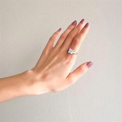 925 Ayar Gümüş Zirkon Baget Taşlı Tek Taş Kadın Yüzük GKY-125